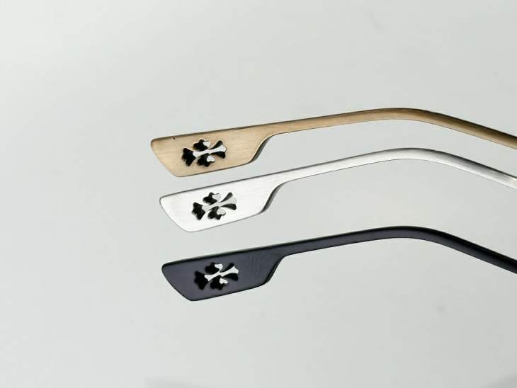 Picture of Chrome Hearts Sunglasses _SKUfw73427988fw